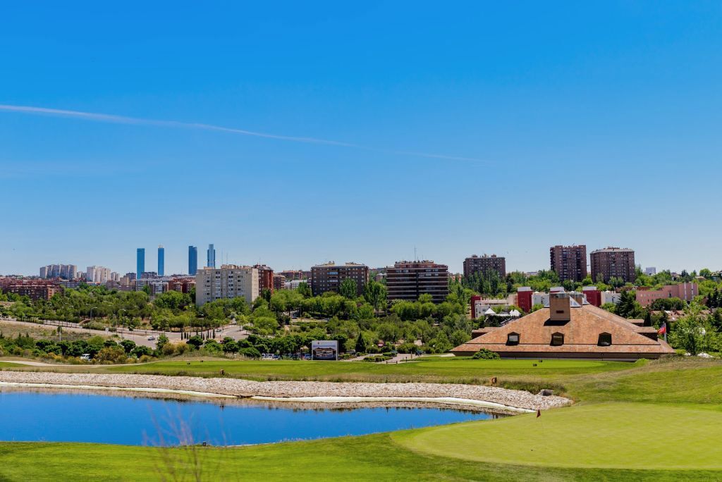 Centro Nacional & La Casa del Golf-gallery