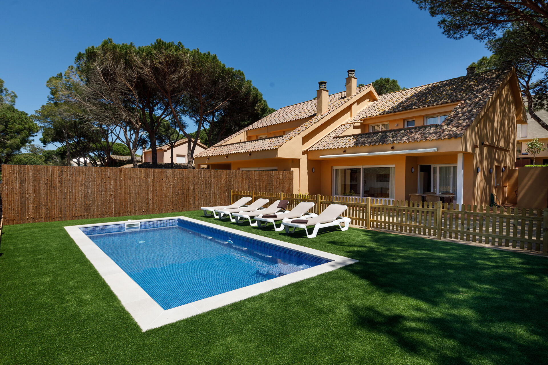 La Costa Beach & Golf Resort